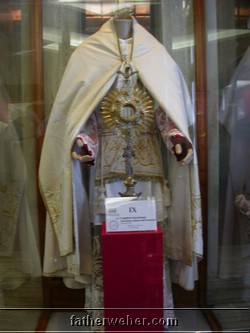Clothes of Padre Pio.JPG